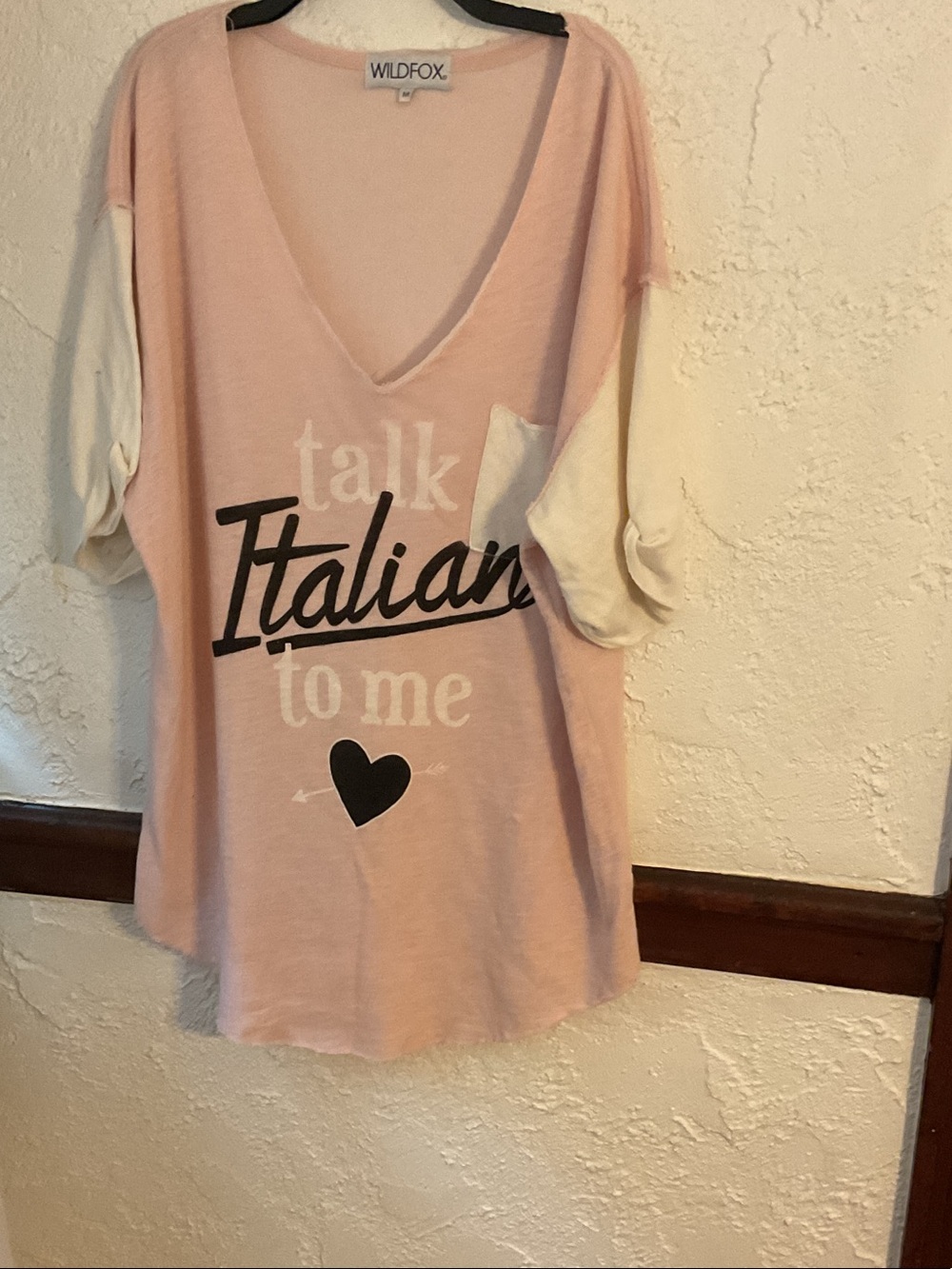 Wildfox Pink and White Off-the-Shoulder Graphic Sweater talk Italian to me❤️
